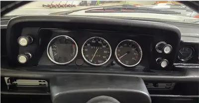 BMW 2002 Automatik 1973 — Légende des années 70, boîte automatique, état exceptionnel — interior