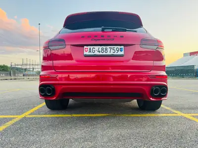Porsche Cayenne 4.2 V8 TDI S — SUV premium diesel, 385 ch et traction intégrale — Heckansicht