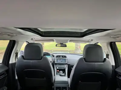 Jaguar F-PACE 2017 — SUV coupé premium diesel, 111'000 km, sans sinistre — detail