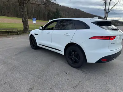 Jaguar F-PACE 2017 — SUV coupé premium diesel, 111'000 km, sans sinistre — interior