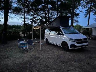 VW T6.1 California Beach Edition — Le camping-car premium 4Motion, véhicule de garage impeccable — Miniature 10