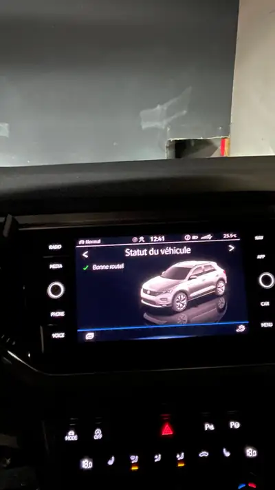 VW T-ROC 1.5 TSI Advance DSG — SUV compact dynamique, 39'000 km seulement — interior