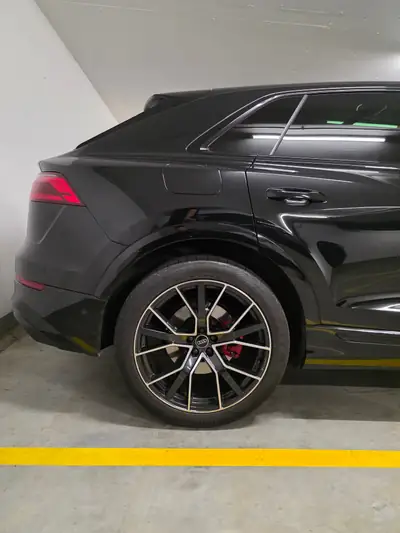 Audi Q8 3.0 45 TDI Quattro — SUV coupé premium, 40'000 km seulement — interni