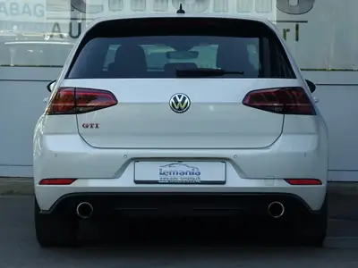 VW Golf 2.0 TSI GTI Performance — 245 ch DSG, première main, état impeccable — détail