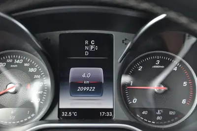 Mercedes-Benz V 250 — Monospace premium diesel, 6 places, version longue — Miniatur 8