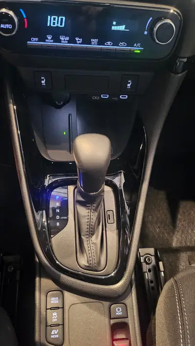 Toyota Yaris 1.5 Teamplayer e-CVT — Hybride nouvelle génération, quasi neuve avec 20 km — Miniature 26