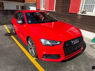 Audi S4 Avant 3.0 V6 TFSI — Break sportif quatre-roues motrices, 200'000 km — vista esterna