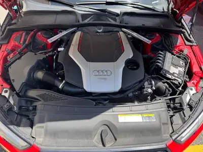 Audi S4 Avant 3.0 V6 TFSI — Break sportif quatre-roues motrices, 200'000 km — interni