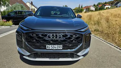 Audi Q3 2.0 TFSI S line quattro — SUV sportif hybride léger, quasi neuf — côté