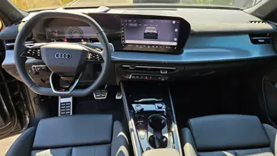 Audi Q3 2.0 TFSI S line quattro — SUV sportif hybride léger, quasi neuf — Miniature 7