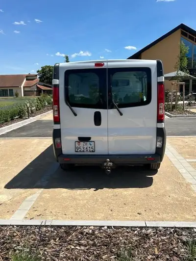 Renault Trafic 2.0 dCi 114 — Utilitaire fiable, premier propriétaire, entretien à jour — Thumbnail 7