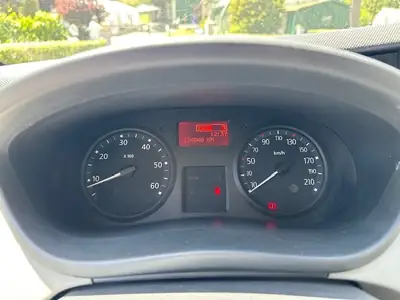 Renault Trafic 2.0 dCi 114 — Utilitaire fiable, premier propriétaire, entretien à jour — Thumbnail 10