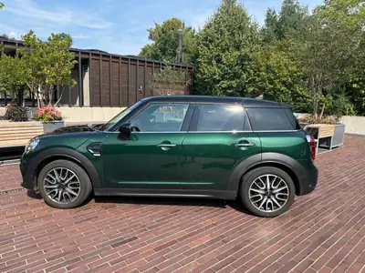 MINI Countryman Cooper ALL4 — SUV compact polyvalent, transmission automatique, 110'000 km — interni