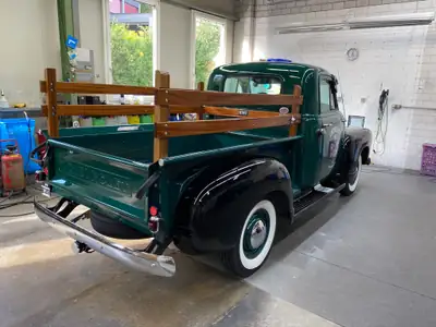 Chevrolet 3100 Pick-up 1949 — Légende americana restaurée, véhicule vétéran d'exception — Miniature 9