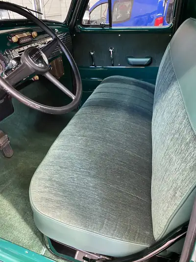 Chevrolet 3100 Pick-up 1949 — Légende americana restaurée, véhicule vétéran d'exception — Miniature 8