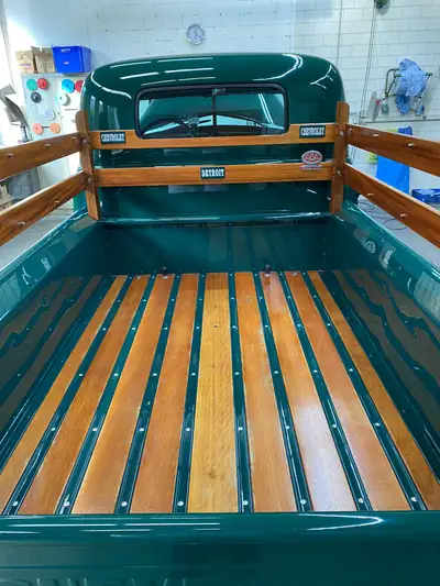Chevrolet 3100 Pick-up 1949 — Légende americana restaurée, véhicule vétéran d'exception — Miniature 13