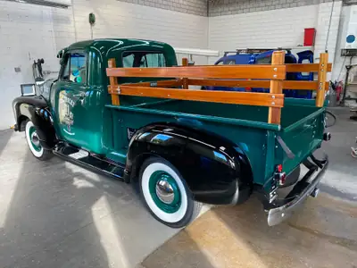 Chevrolet 3100 Pick-up 1949 — Légende americana restaurée, véhicule vétéran d'exception — Miniature 21