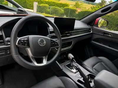 SsangYong Musso 2.2 e-XDI Titanium — SUV robuste diesel, 7000 km seulement — détail