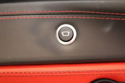 Ferrari 488 Spider 3.9 V8 — Roadster légendaire, 31 800 km, intérieur full carbone — Miniatura 15