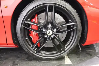 Ferrari 488 Spider 3.9 V8 — Roadster légendaire, 31 800 km, intérieur full carbone — Miniatura 18