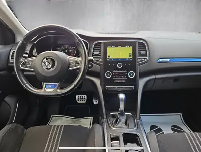 Renault Mégane 1.6 TCe 205 GT — Berline sportive sans accident, équipements premium — dashboard