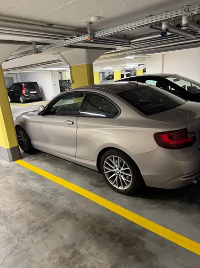 BMW 220i Coupé Sport Line — Élégance sportive avec motorisation 184 ch et entretien impeccable — rear view