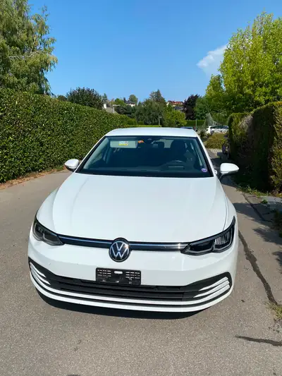 VW Golf 1.5 eTSI Life — Hybride léger performant, 71 500 km, sans sinistre — vue extérieure