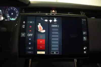 Range Rover Velar 2.0 P400e Dynamic SE — SUV hybride rechargeable, 11 500 km seulement — interior