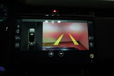 Range Rover Velar 2.0 P400e Dynamic SE — SUV hybride rechargeable, 11 500 km seulement — Thumbnail 9