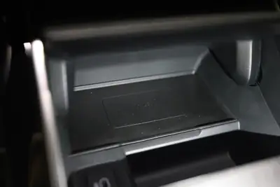 Range Rover Velar 2.0 P400e Dynamic SE — SUV hybride rechargeable, 11 500 km seulement — Thumbnail 14