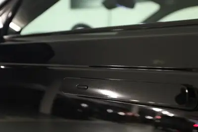 Range Rover Velar 2.0 P400e Dynamic SE — SUV hybride rechargeable, 11 500 km seulement — Thumbnail 17