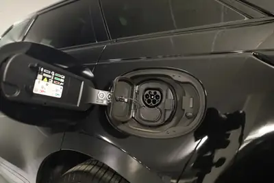 Range Rover Velar 2.0 P400e Dynamic SE — SUV hybride rechargeable, 11 500 km seulement — Thumbnail 20