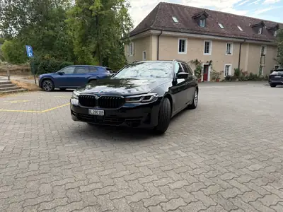 BMW 530d xDrive Touring — 286 PS, hybride léger, équipement premium — fianco