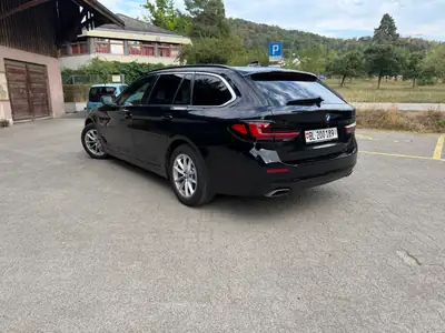 BMW 530d xDrive Touring — 286 PS, hybride léger, équipement premium — cruscotto