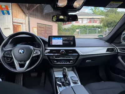 BMW 530d xDrive Touring — 286 PS, hybride léger, équipement premium — Miniatura 10