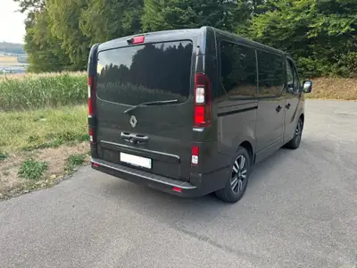 Renault Trafic Blue Spaceclass 170 EDC — Monospace 7 places, diesel performant, 66'000 km — side view