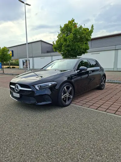 Mercedes-Benz Classe A 200 d — Compacte élégante, 118'000 km, diesel économe — côté