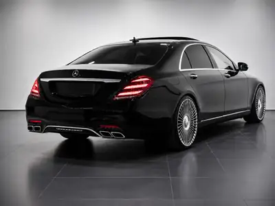 Mercedes-Benz S 350 d Langversion — Berline prestige diesel avec S63 Look et panorama — Heckansicht