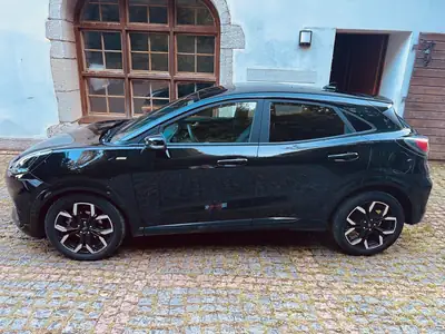 Ford Puma ST-Line X 2023 — SUV compact hybride, 55'000 km, design premium noir — Seitenansicht