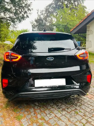 Ford Puma ST-Line X 2023 — SUV compact hybride, 55'000 km, design premium noir — Heckansicht