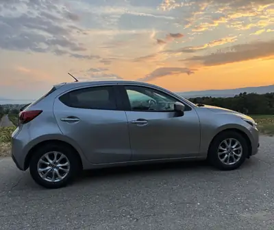 Mazda 2 1.5 90 Ambition — Compacte fiable, consommation modérée et entretien économique — side view