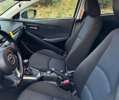Mazda 2 1.5 90 Ambition — Compacte fiable, consommation modérée et entretien économique — interior