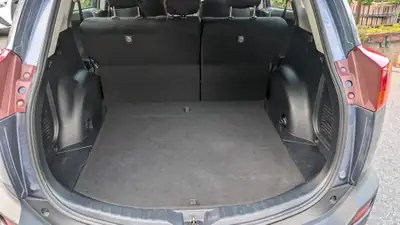 Toyota RAV-4 2.0i VMa Style — SUV fiable, première main, 109'700 km — dettaglio