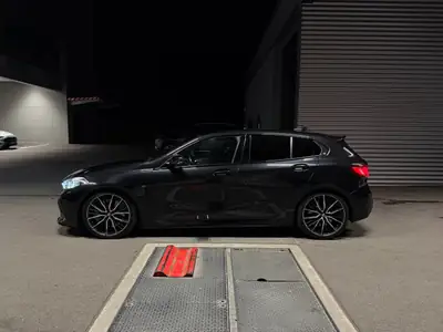 BMW M135i xDrive M Performance — Berline sportive 306 ch, faible kilométrage — rear view
