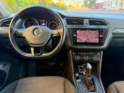 VW Tiguan 2018 — SUV 7 places diesel, transmission automatique, tout-terrain fiable — tableau de bord