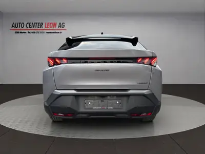 Peugeot 3008 145 e-DCS6 Hybrid GT — SUV hybride efficient avec 9'600 km — tableau de bord