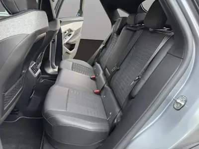 Peugeot 3008 145 e-DCS6 Hybrid GT — SUV hybride efficient avec 9'600 km — Miniature 13