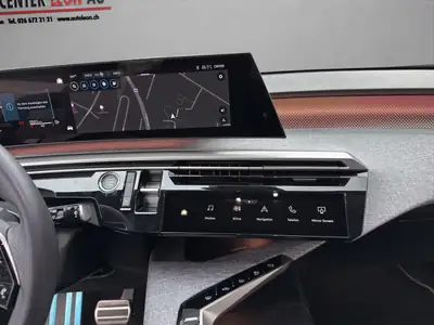 Peugeot 3008 145 e-DCS6 Hybrid GT — SUV hybride efficient avec 9'600 km — Miniature 15
