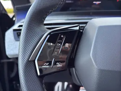 Peugeot 3008 145 e-DCS6 Hybrid GT — SUV hybride 2025, faible kilométrage, garantie constructeur — Miniature 23