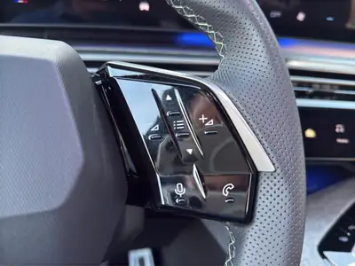 Peugeot 3008 145 e-DCS6 Hybrid GT — SUV hybride 2025, faible kilométrage, garantie constructeur — Miniature 24